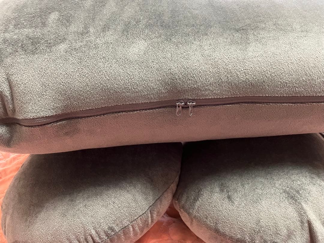 本日限定割引　美品 ハグモッチ 抱き枕 ふわもち 妊婦 クッション カバー2枚