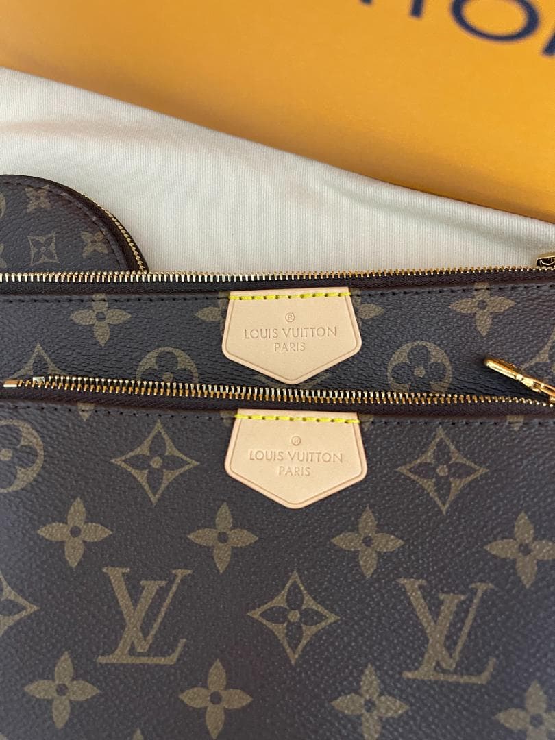 M44840 ミュルティ・ポシェット・アクセソワール