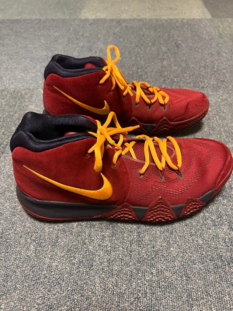 Nike Kyrie ４ バスケットボールシューズ 赤/オレンジ