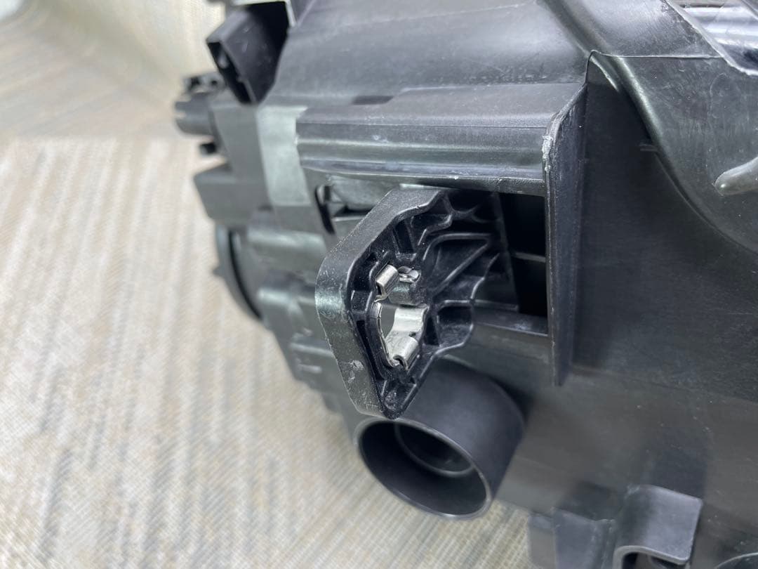 美品 アウディ　A3 8V　前期 ベッドライト　右側 8V0941006F