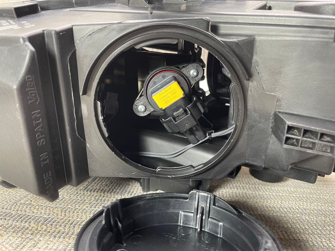 美品 アウディ　A3 8V　前期 ベッドライト　右側 8V0941006F