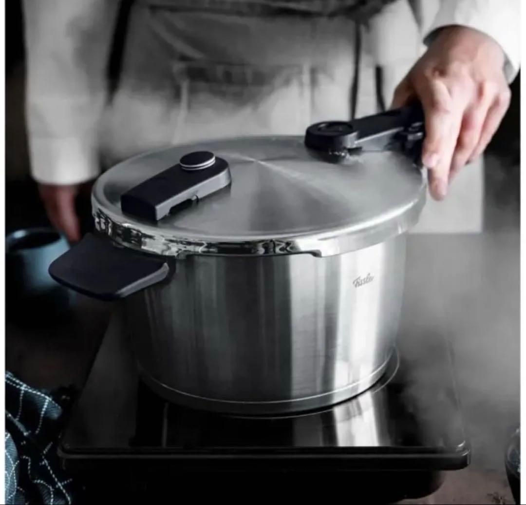 【新品】ビタクイックプレミアム 4.5L フィスラー｜圧力鍋　レシピ本付き