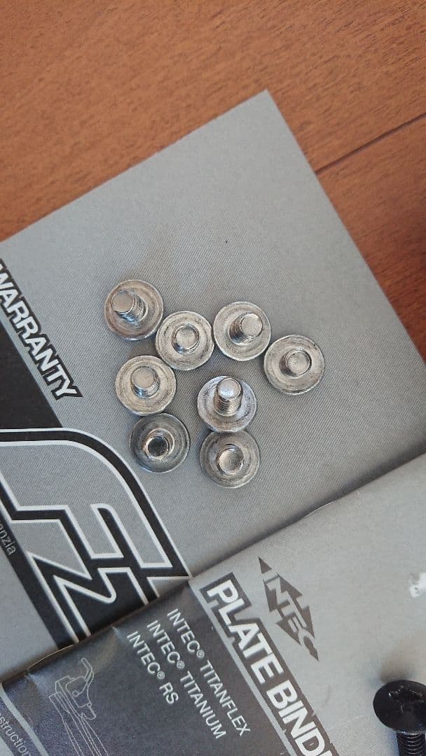 F2 intec titanium スノーボードビンディング