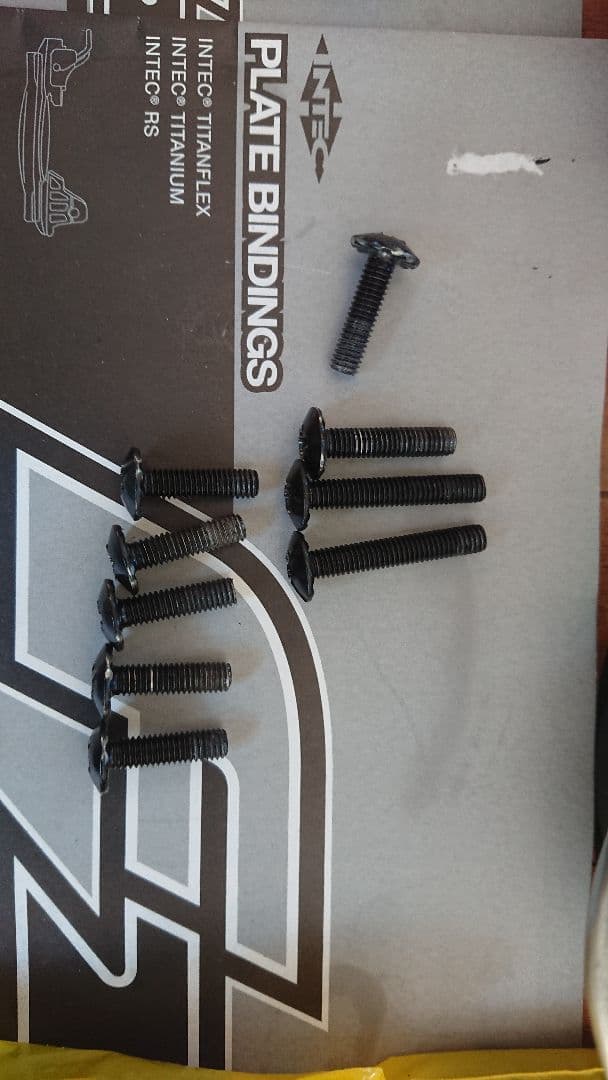 F2 intec titanium スノーボードビンディング