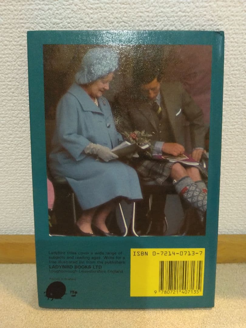 洋書  Family Ladybird Books