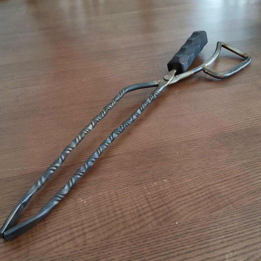 ステンレス火バサミ　ツイスト火バサミ　薪バサミ　火ばさみ　キャンプ