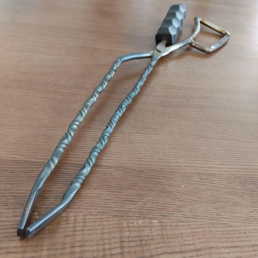 ステンレス火バサミ　ツイスト火バサミ　薪バサミ　火ばさみ　キャンプ