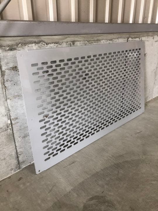 未使用　角型　パンチング　ガレージ　無骨　シャビー　インダストリアルニキ　収納