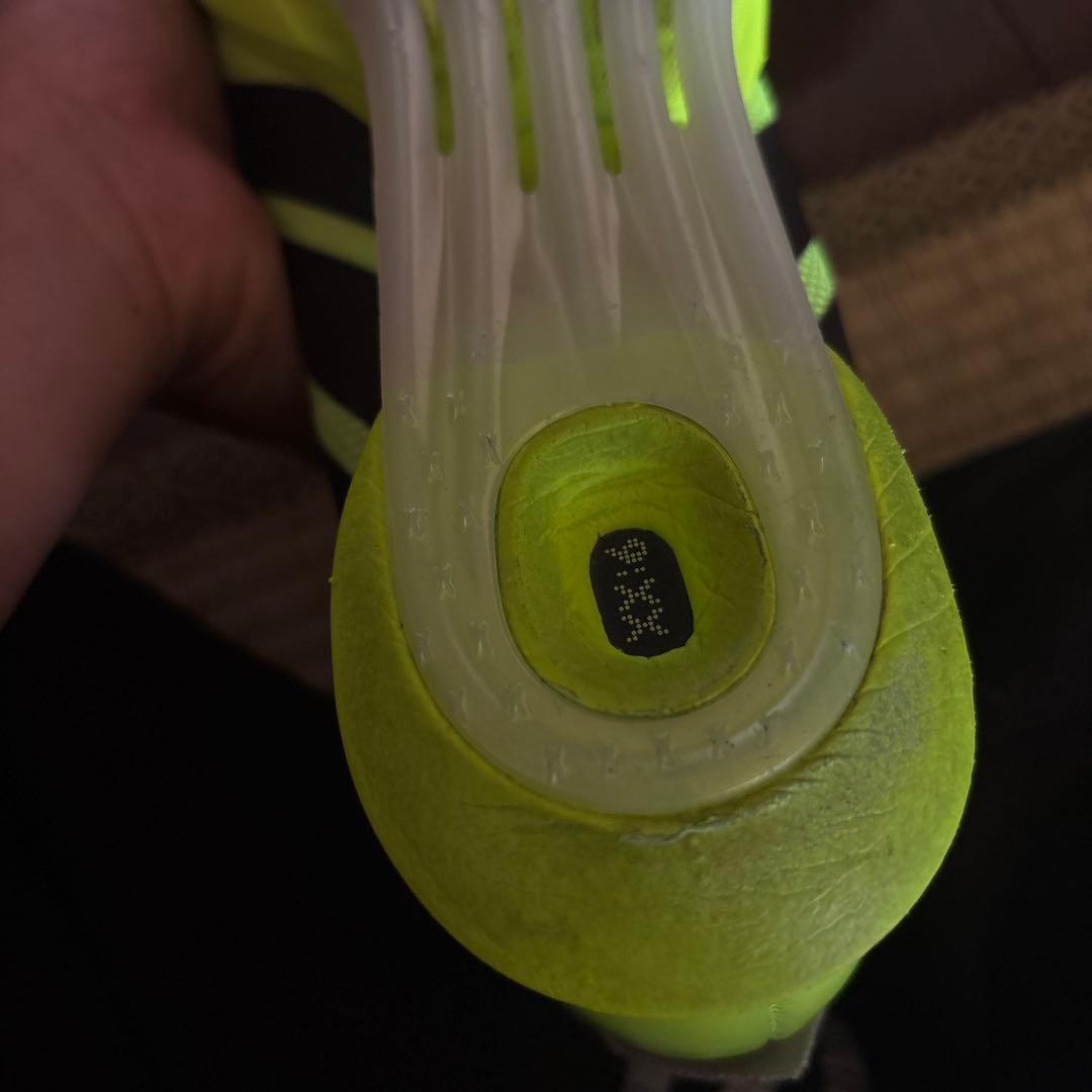 adidas primeSP4 スパイクシューズ 蛍光イエロー