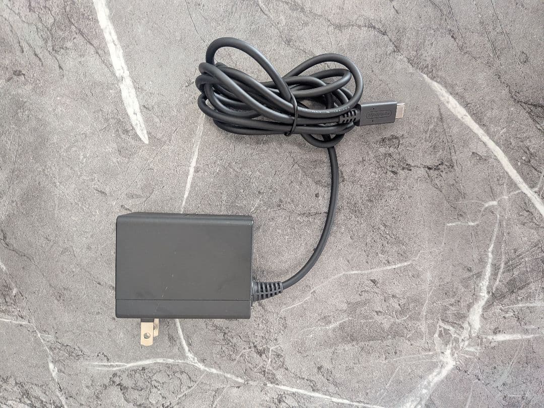 【ほぼ未使用・美品】Nintendo Switch本体セット（付属品完備）