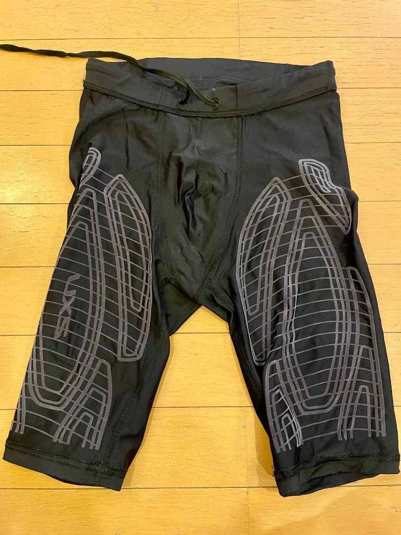 あらた)2XU ハーフタイツ　黒／メンズS (箱付き) MA5331B