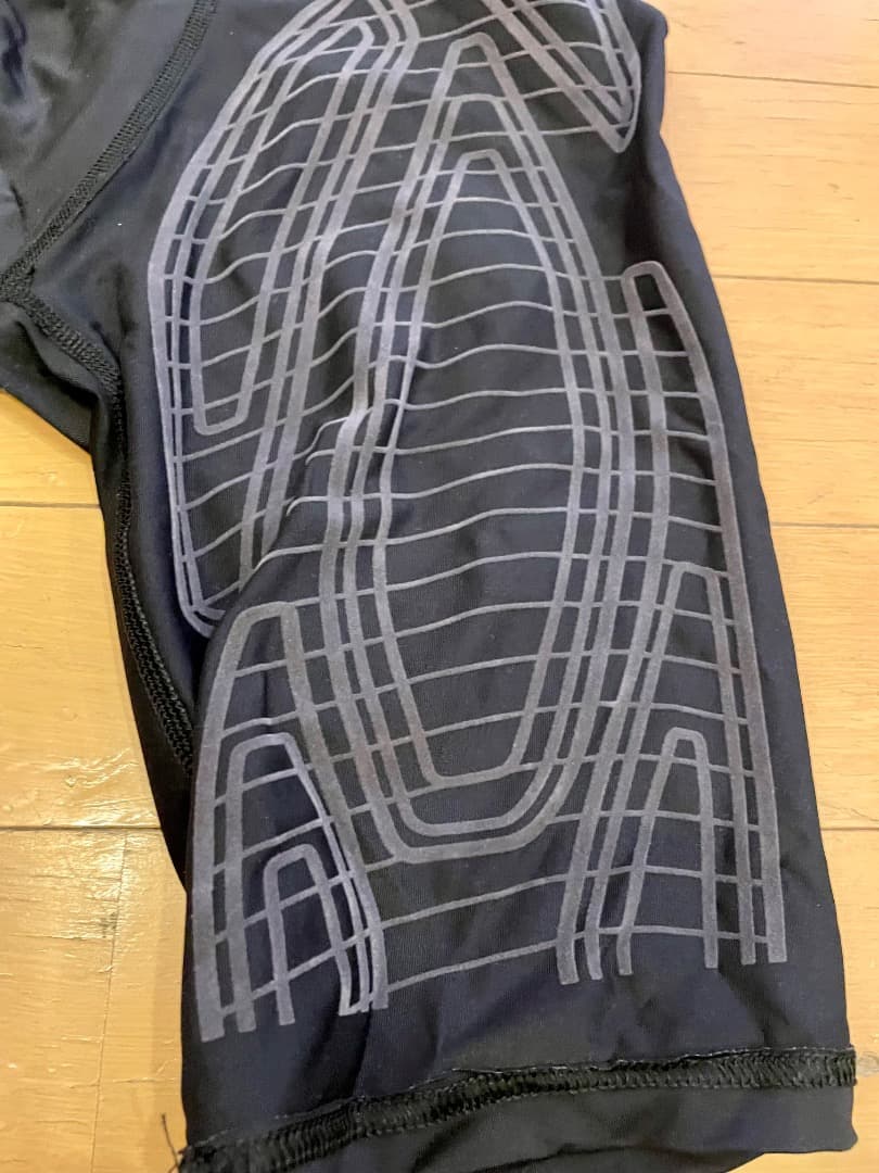 あらた)2XU ハーフタイツ　黒／メンズS (箱付き) MA5331B