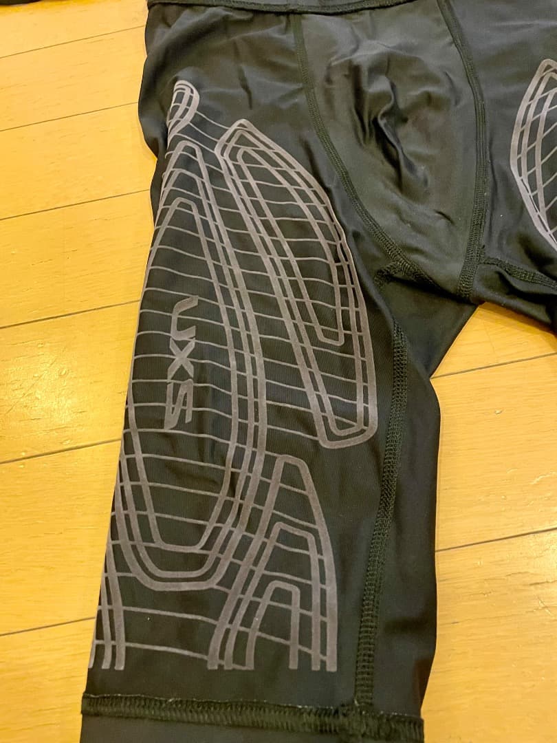 あらた)2XU ハーフタイツ　黒／メンズS (箱付き) MA5331B