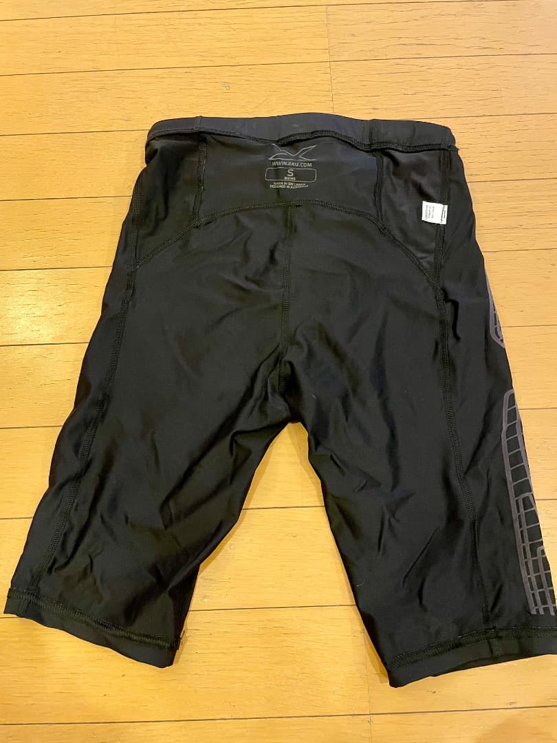 あらた)2XU ハーフタイツ　黒／メンズS (箱付き) MA5331B