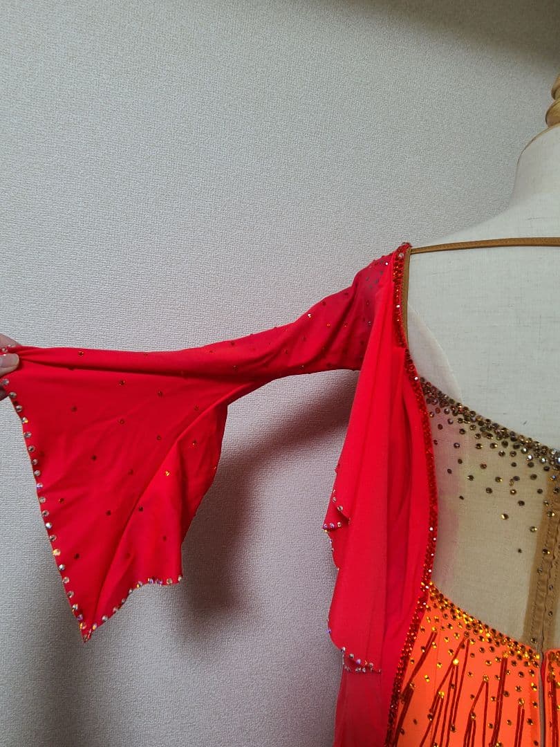 【3/31まで限定値下げ】社交ダンス　赤×オレンジ　ラテンドレス フレアスリーブ