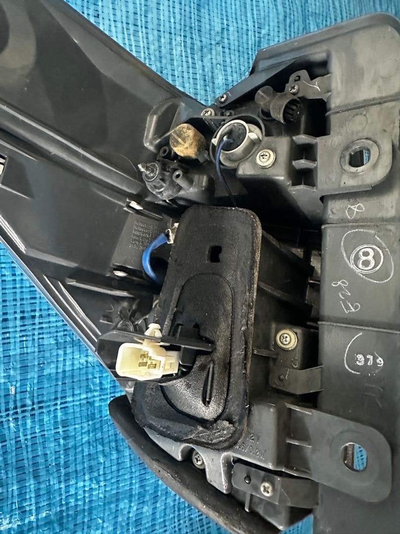 20系前期 ヴェルファイア 純正テールランプ 外側左右セット