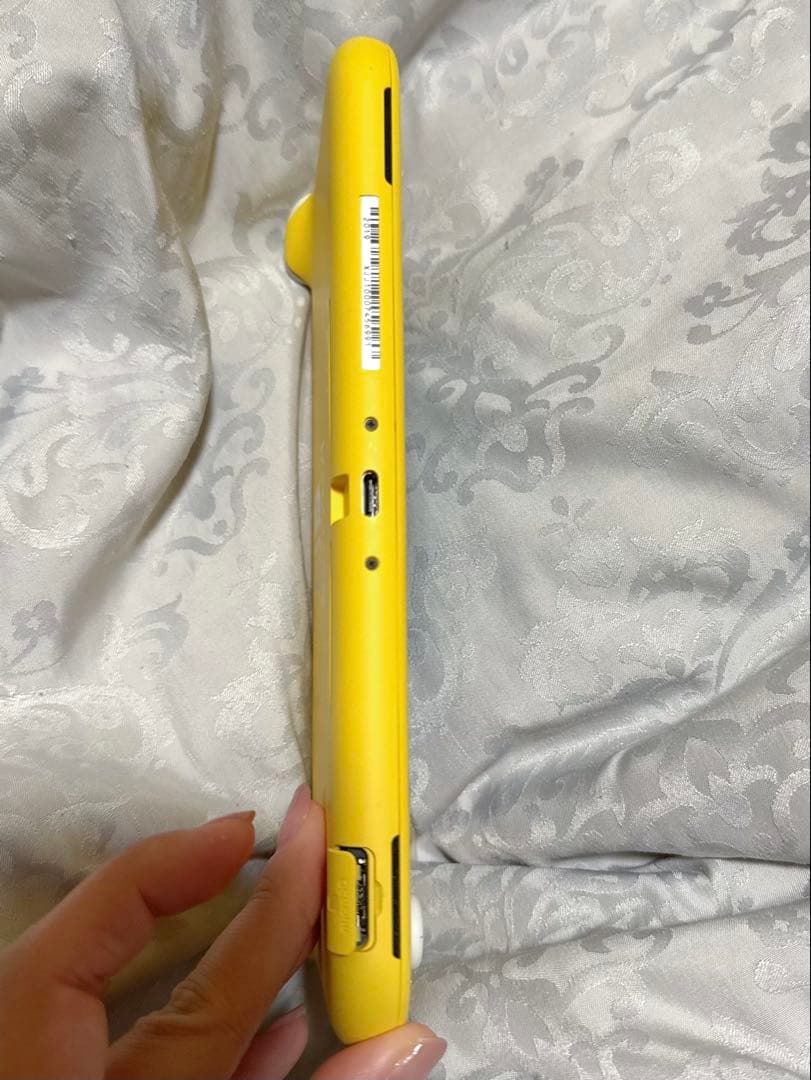 【美品】Switch lite スイッチライト イエロー 本体のみ