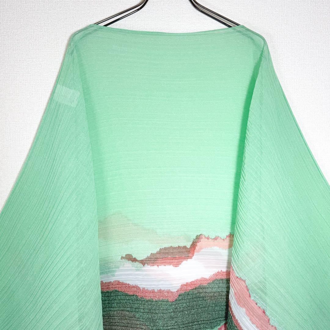 プリーツプリーズ マダムT ポンチョ ケープ　グリーン系　柄