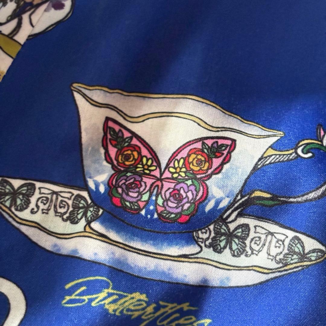 美品スカラーScoLarティーカップ柄 総柄前開きシャツロングワンピースブルー青