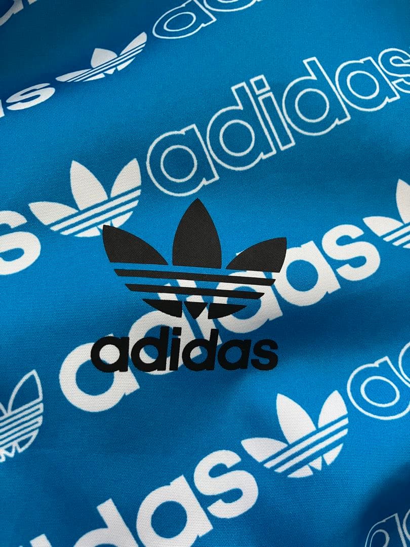 adidas オリジナルス　ウインドブレーカー