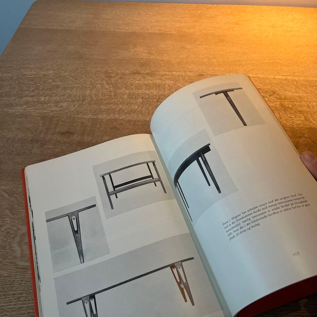 ウェグナー　本　インテリア