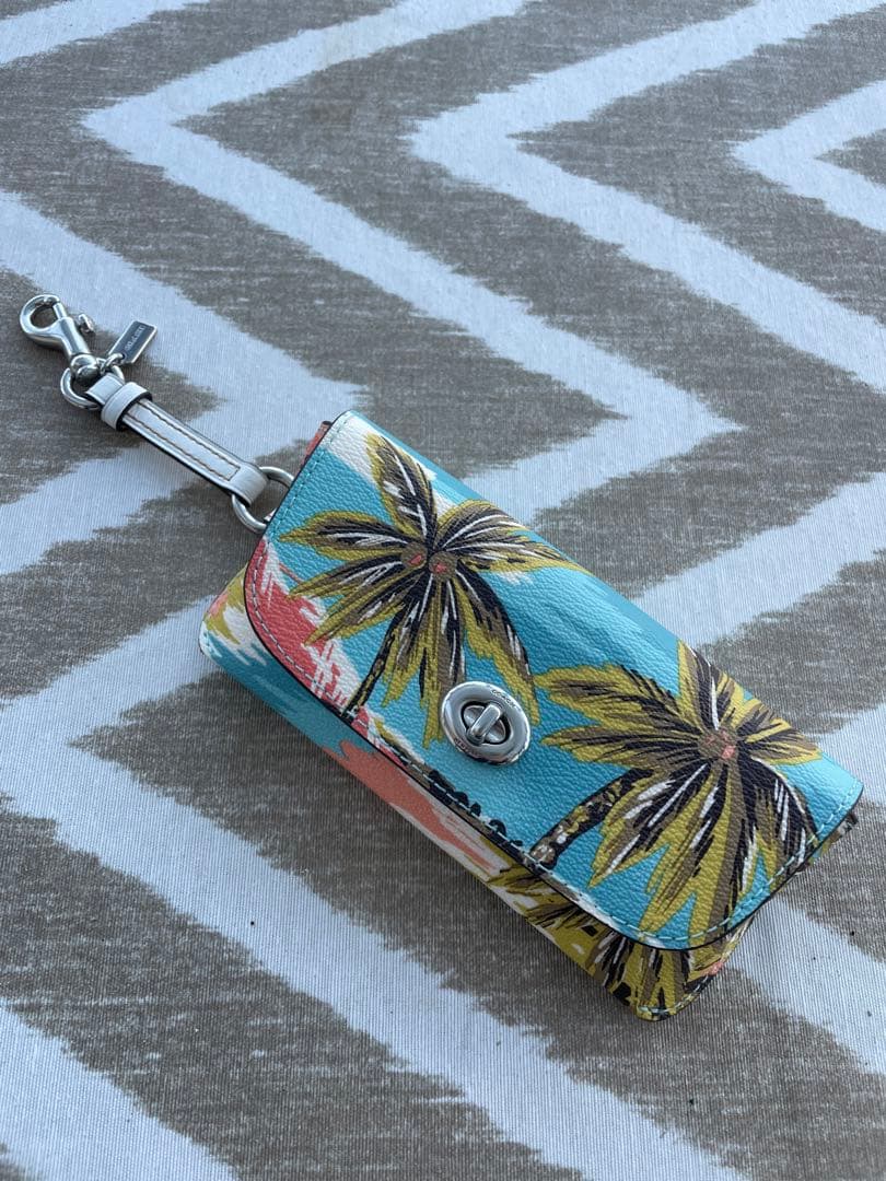 新品未使用　COACH メガネ　サングラスケース　ハワイ限定　パームツリー柄