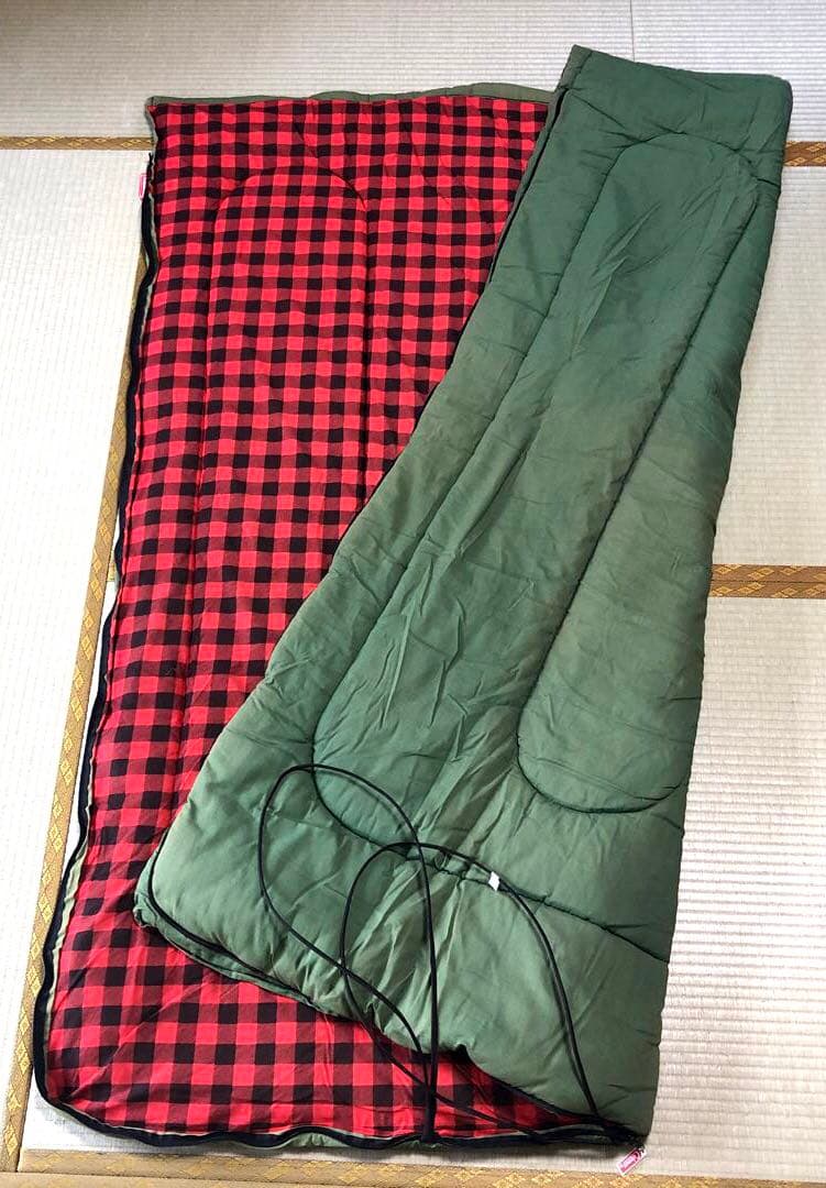 コールマン寝袋二枚　B