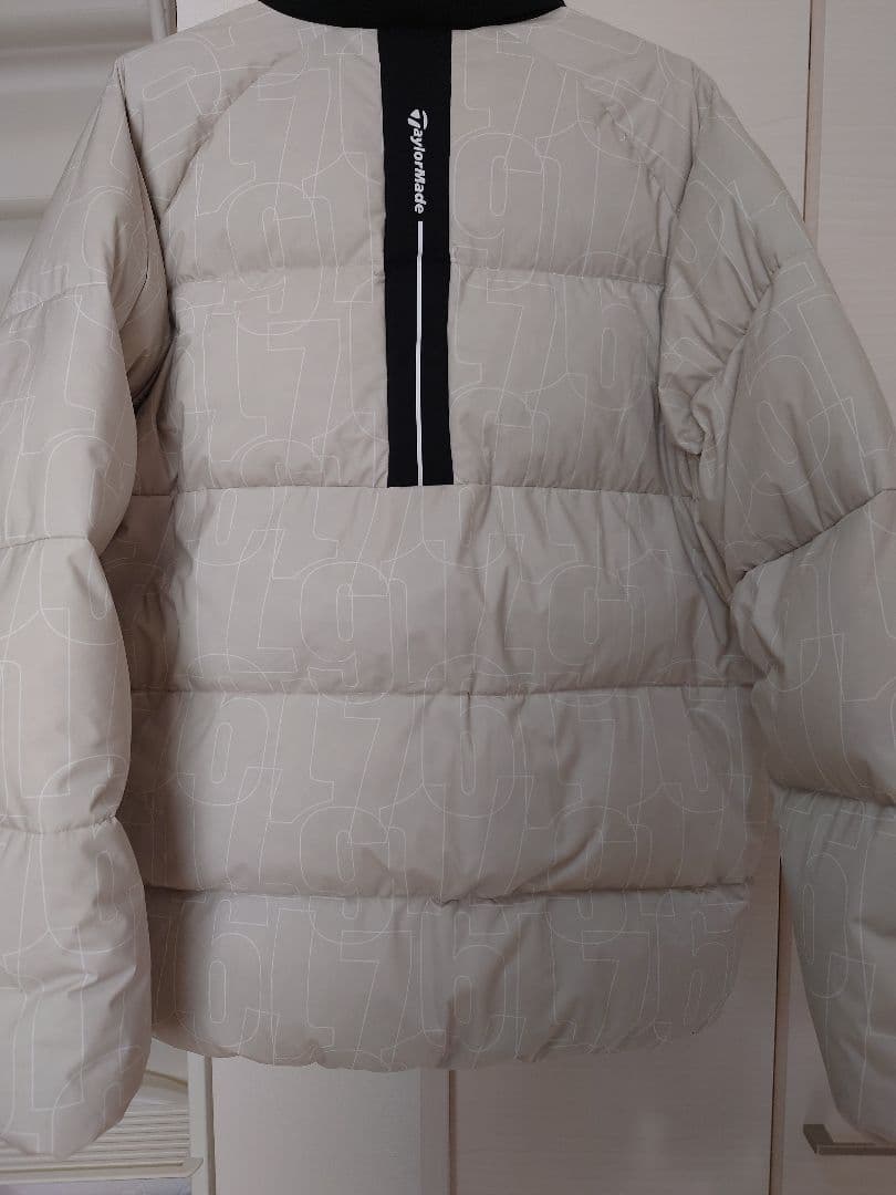 新品未使用タグ付き　テーラーメイド 総柄ダウンジャケット ゴルフウェア