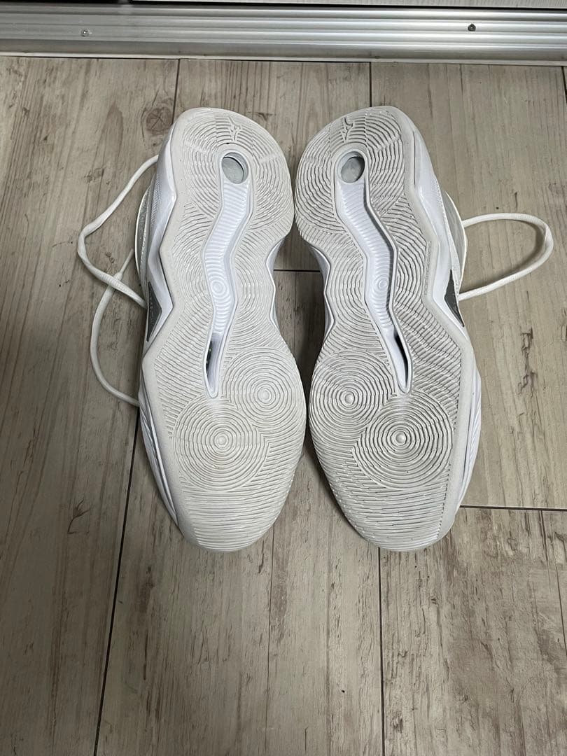 美品　23.5cm ミズノ MIZUNO レディース バレーボールシューズ