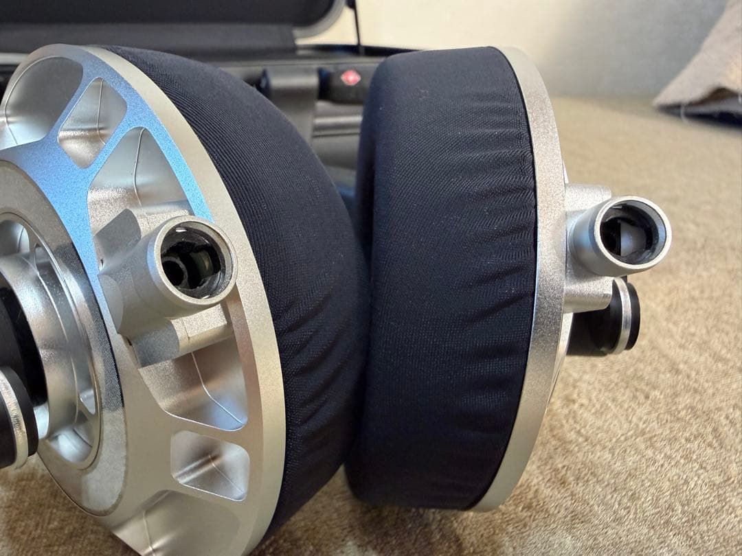 【極美品】final D8000 シルバー　プロテクトケース付き