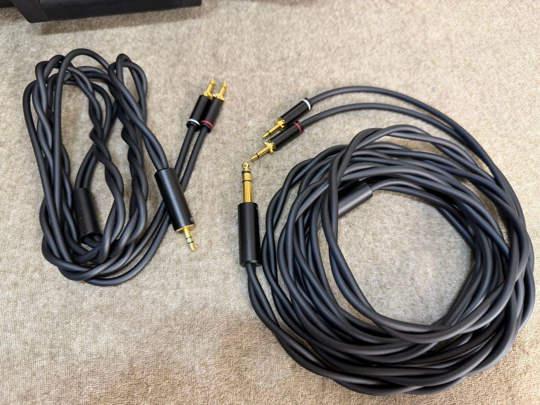 【極美品】final D8000 シルバー　プロテクトケース付き