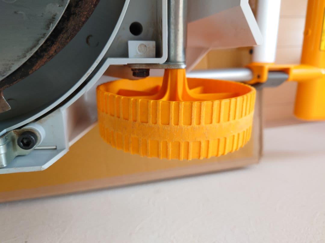 京セラ　KYOCERA （旧リョービ）電動芝刈り機 LMR-2300