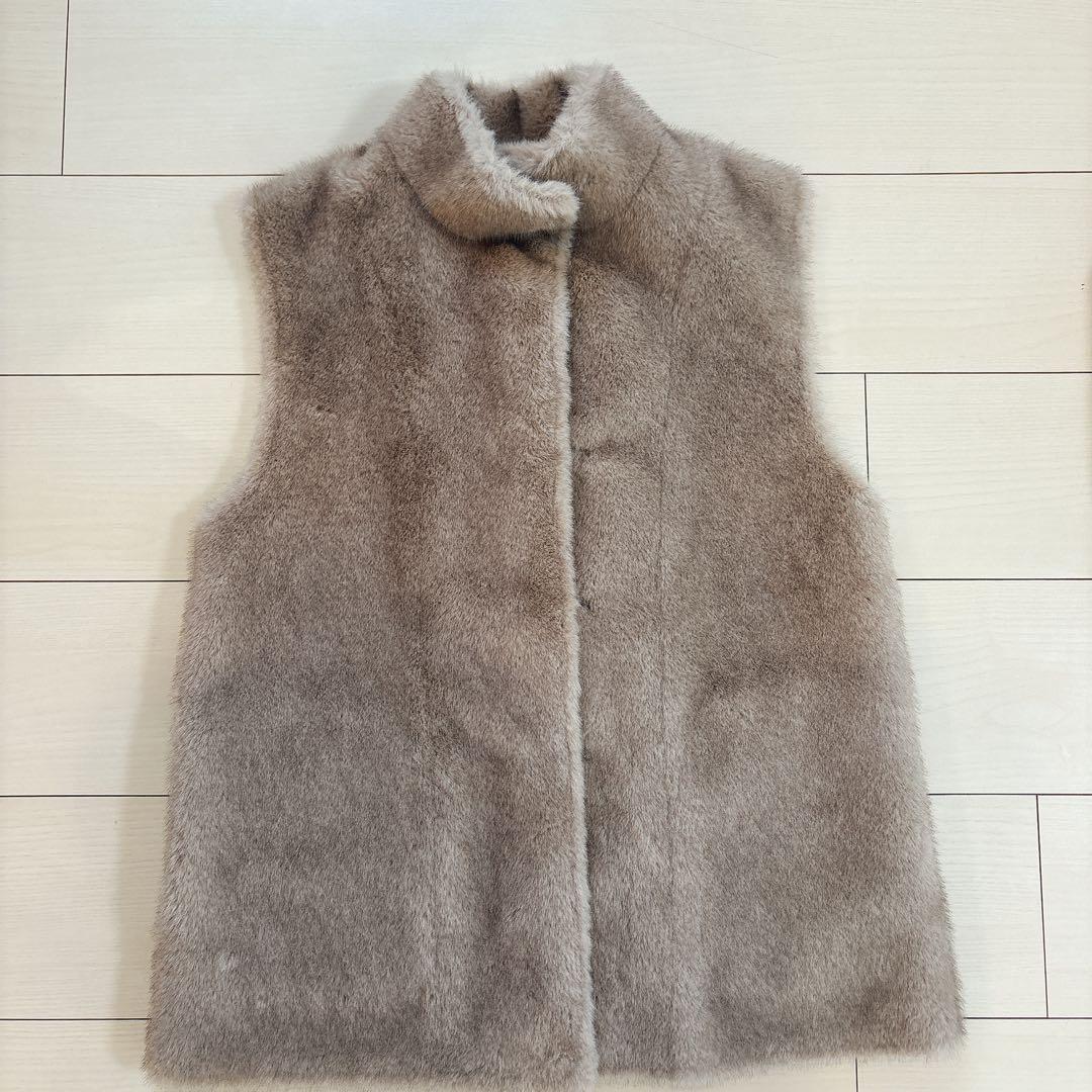 新品アニュアンス　スタンドカラーファーベスト