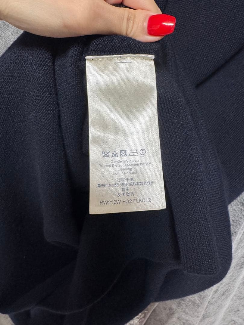 ヴィトン　カシミヤニットワンピース