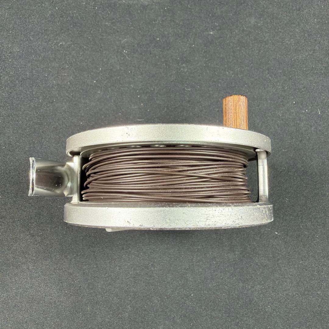 ウエダ　カンタータ2300 CANTATA 2300 フライリール ケース付き