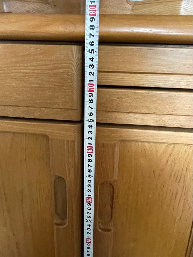 【送料込】木製キャビネット 食器棚　ガラス扉付き