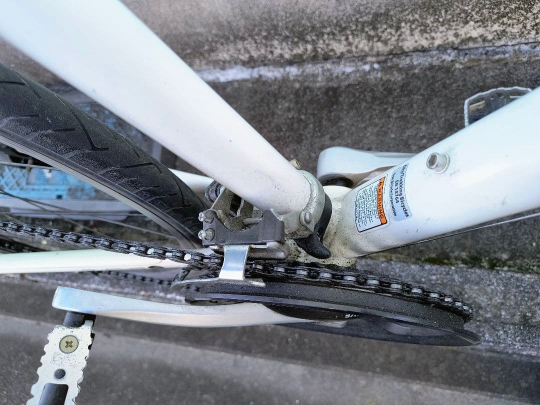 Trek7.3FXクロスバイク白700X28CサイズS位走る曲がる止まる問題無し