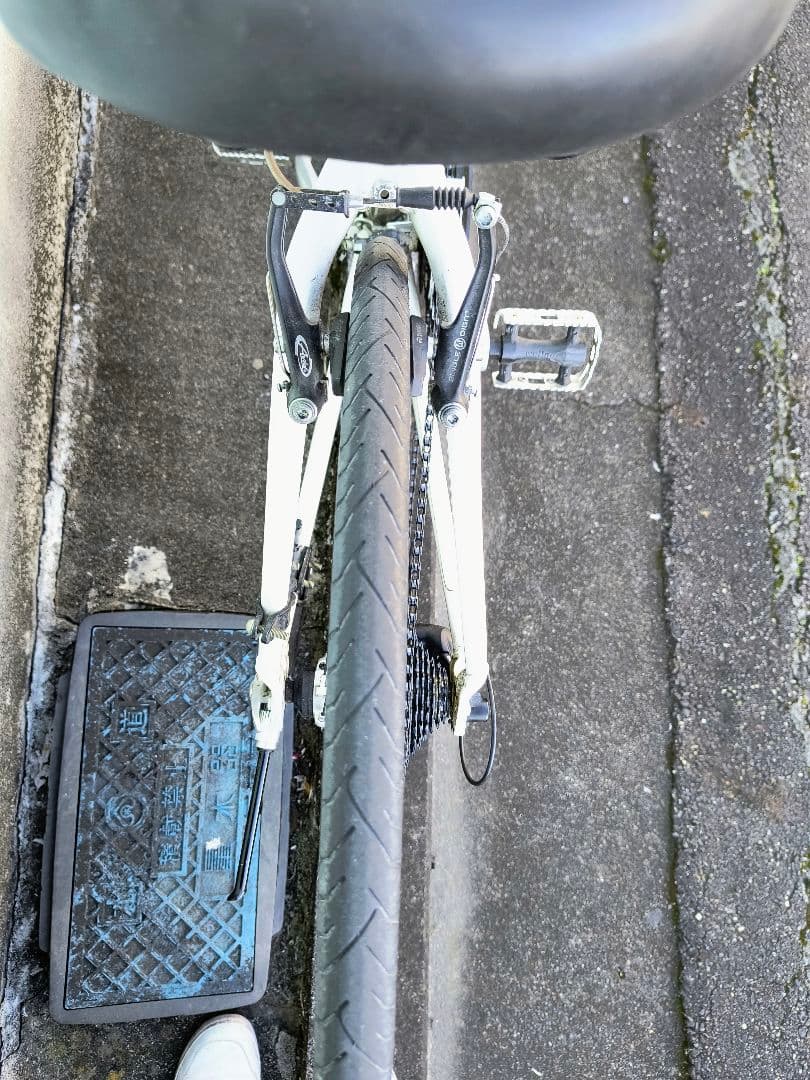 Trek7.3FXクロスバイク白700X28CサイズS位走る曲がる止まる問題無し