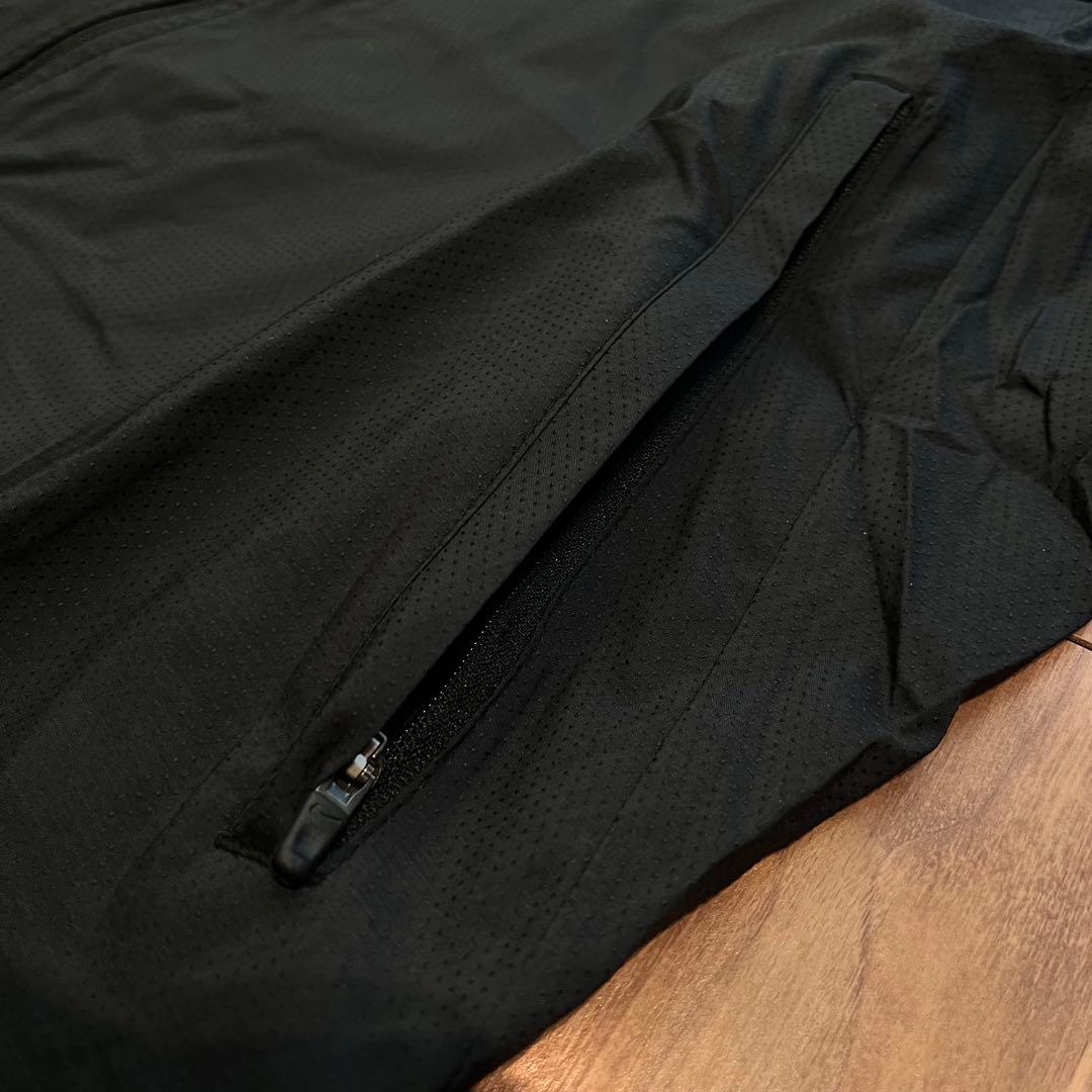 新品‼️ナイキ　ウィンドランナー　長袖 フルジップ　撥水加工　UV加工　黒　M
