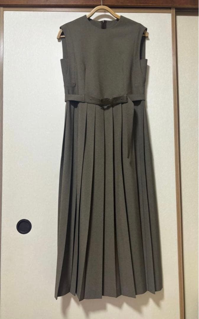 【庄司彩乃】アルアバイル　サイドスリットプリーツロングワンピース