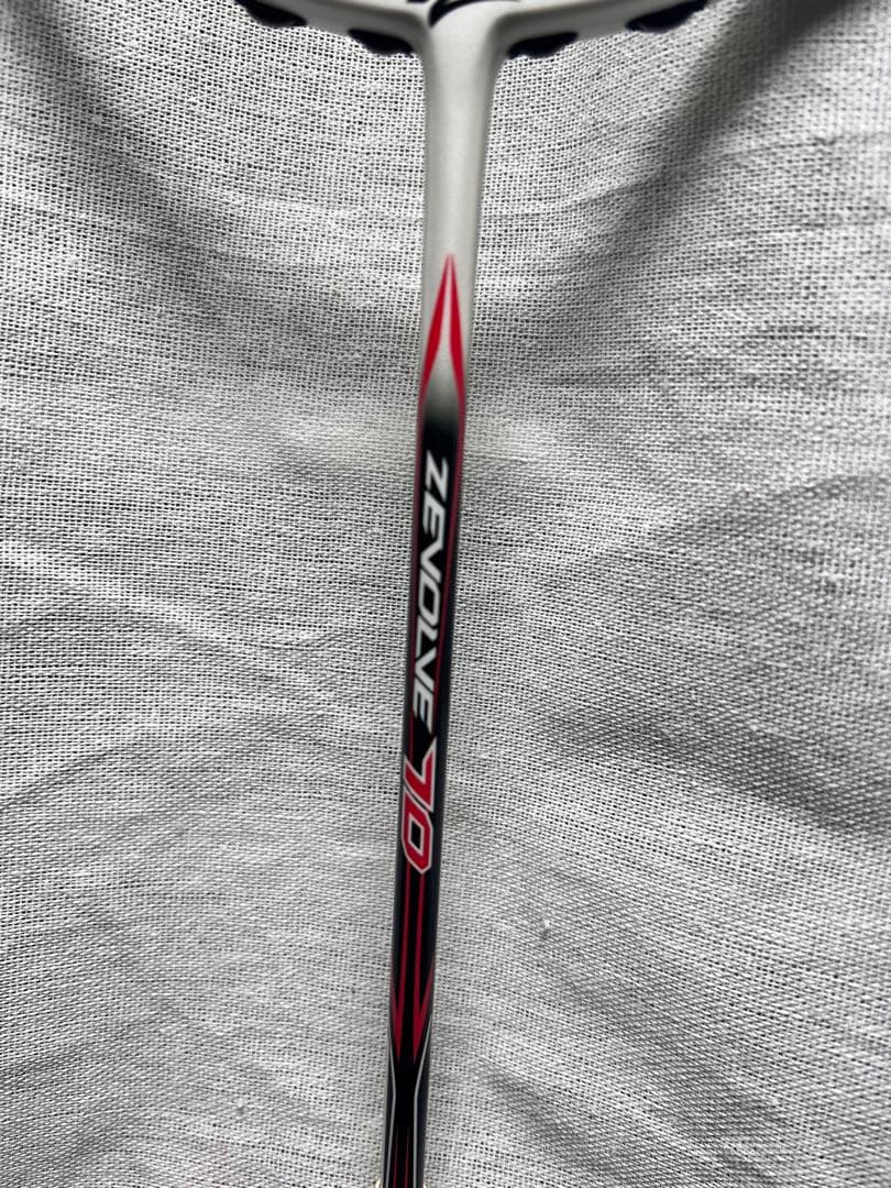 希少バドミントンラケット　キズナ　ジャパン　ZEVOLVE 70