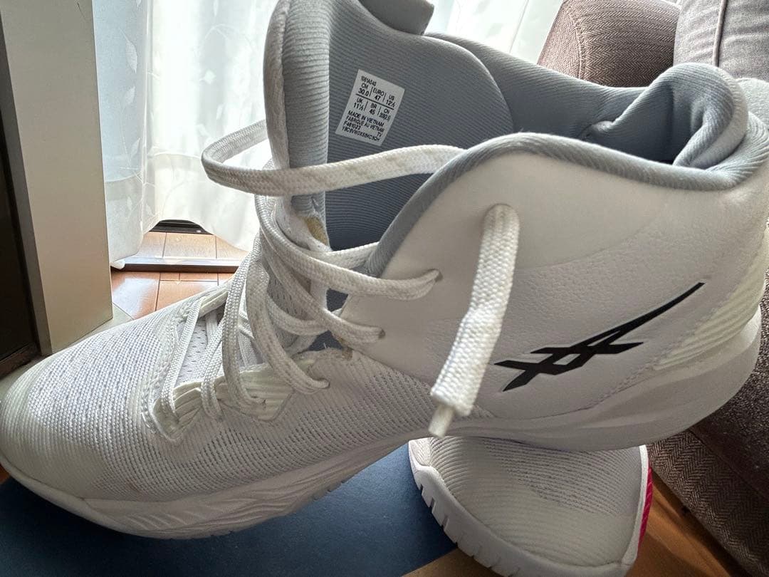 美品⭐︎ASICS バスケットシューズ NOVA SURGE 30cm