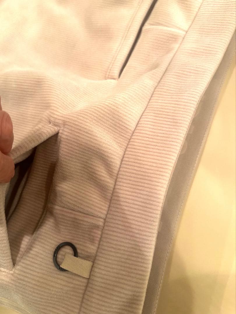 adidas キャメル　ジャケット・スカートセット（Mサイズ）