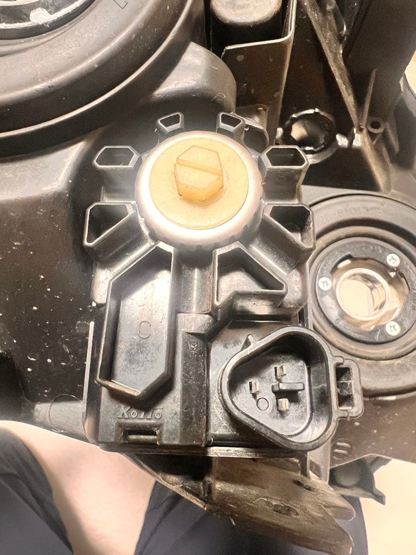 30プリウスUS ヘッドライト　値引き価格❗️