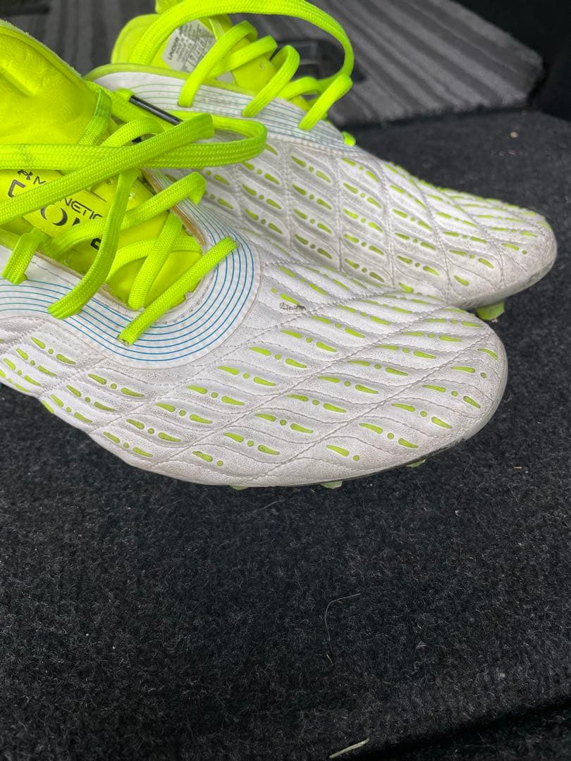 アンダーアーマーサッカーシューズ