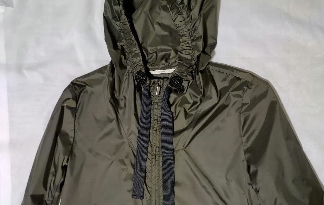 Ttです。s maxmara ビジュー　カーキ　マックスマーラ