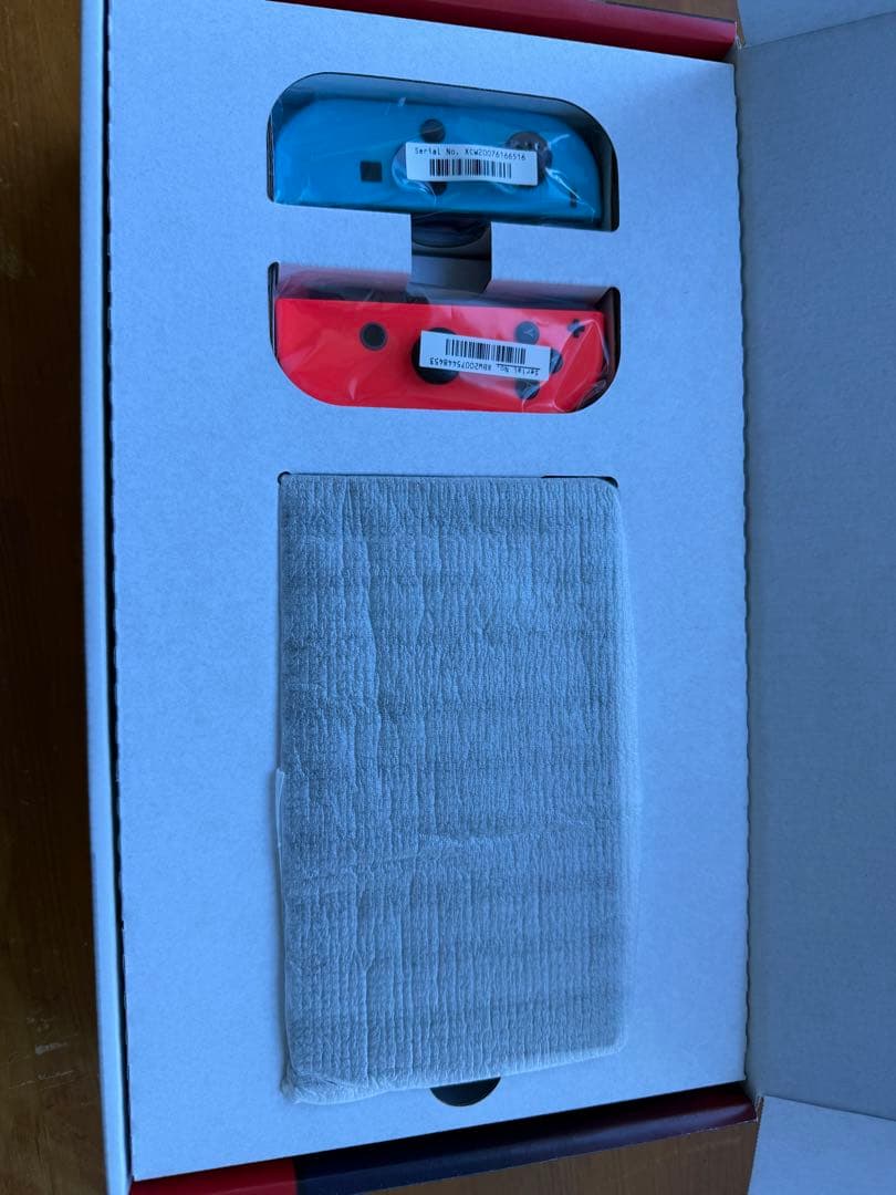 バッテリー強化版Nintendo Switch 本体 ネオンブルー・ネオンレッド