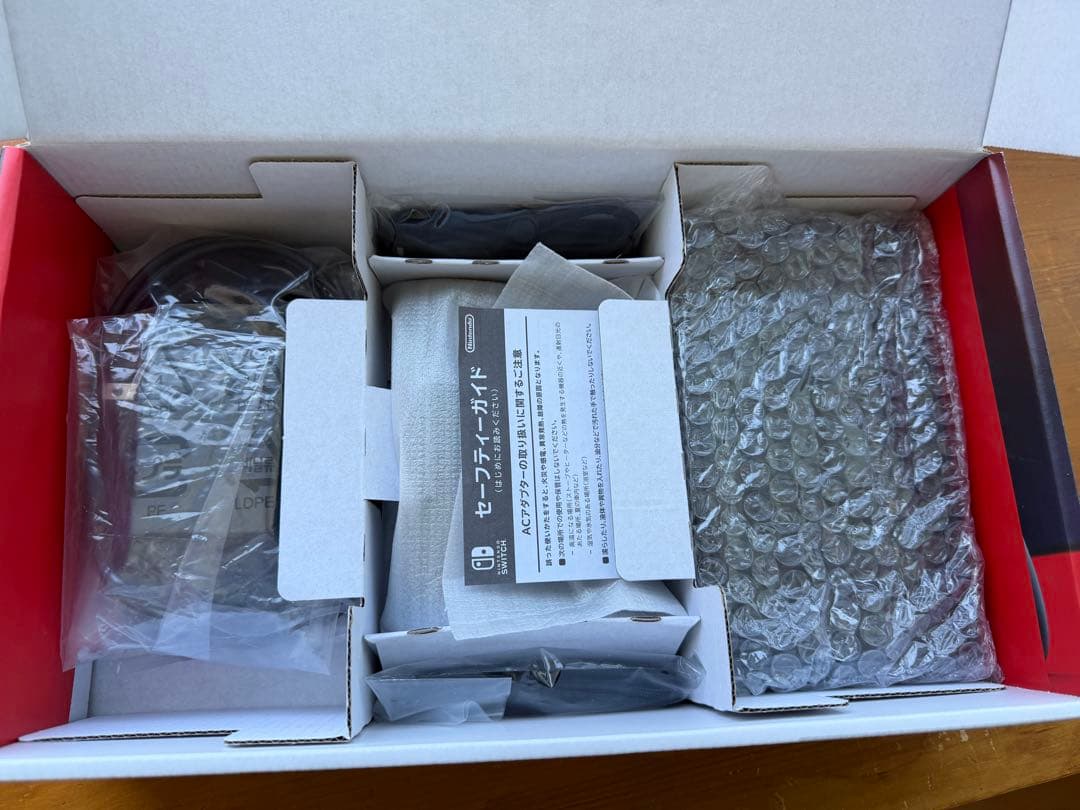 バッテリー強化版Nintendo Switch 本体 ネオンブルー・ネオンレッド