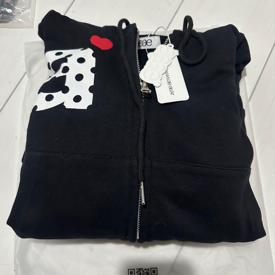 即日発送★新品★ Aeae ブラック フロントジッパー クロップドパーカー　k6