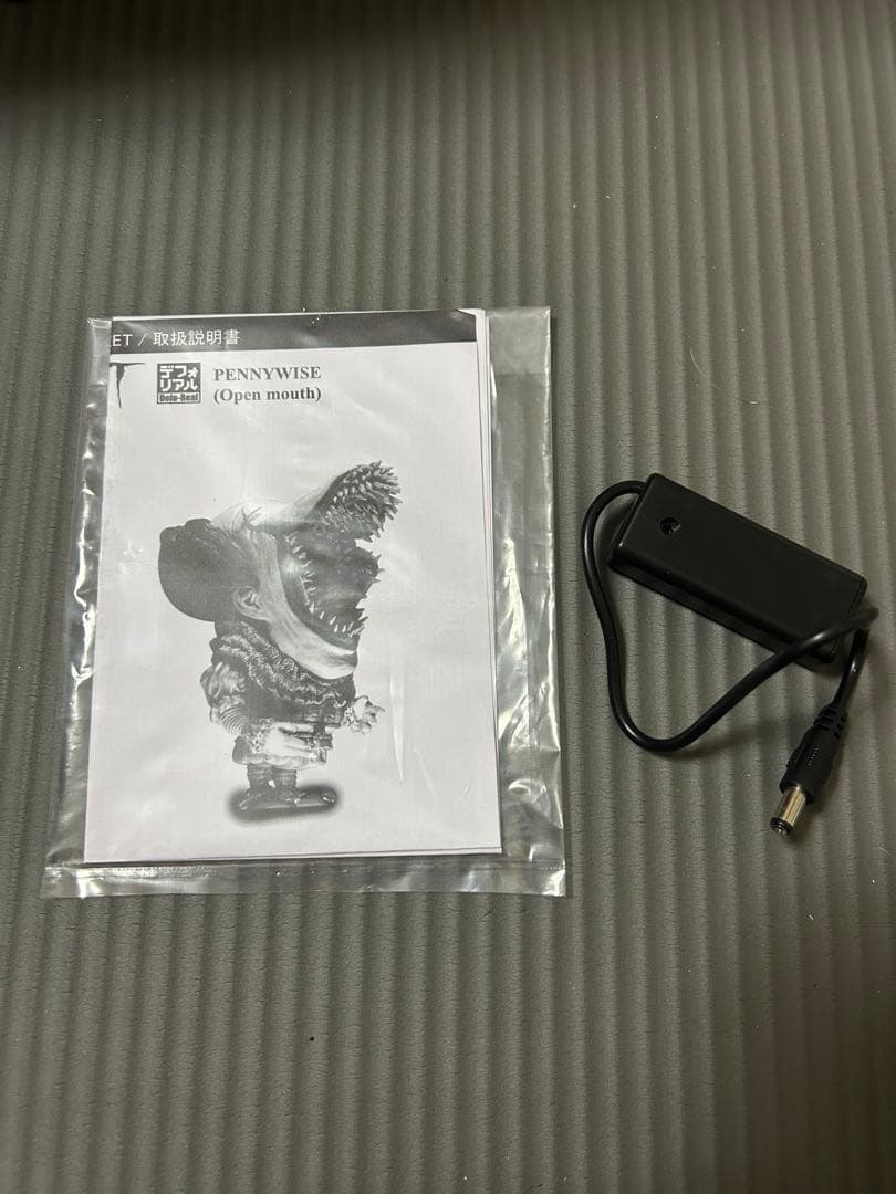 イット　ペニーワイズ スケアリーVer.（発光仕様）　デフォリアル